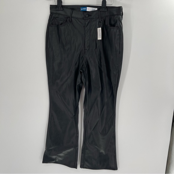 Old Navy Higher High-Waisted Faux-Leather Cropped Flare Pants - Picture 3 of 13